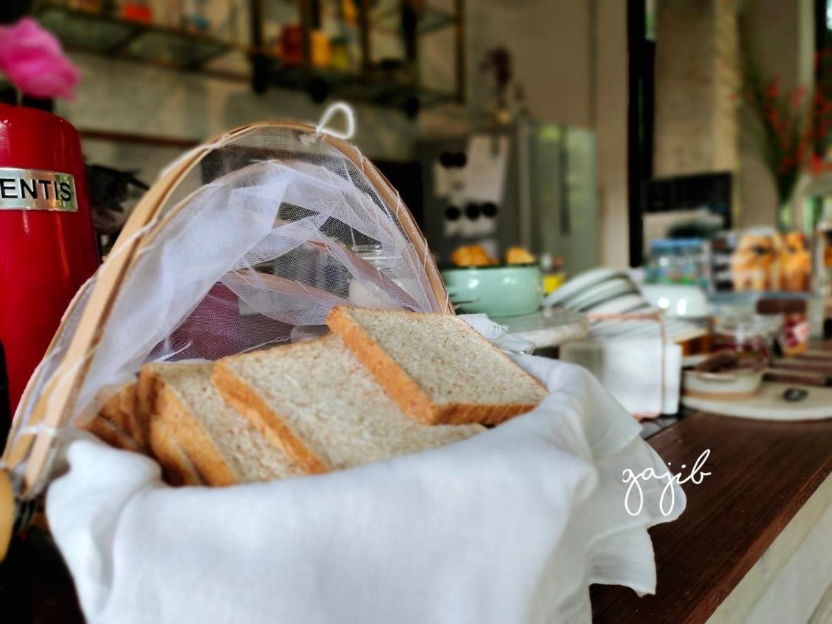 Gajib Bed&Breakfast 암파와 외부 사진
