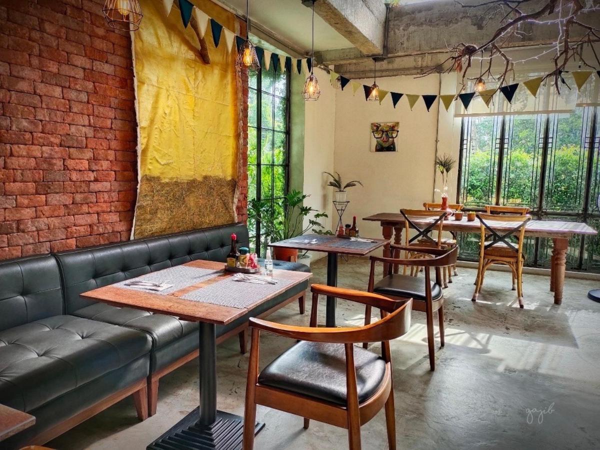 Gajib Bed&Breakfast 암파와 외부 사진